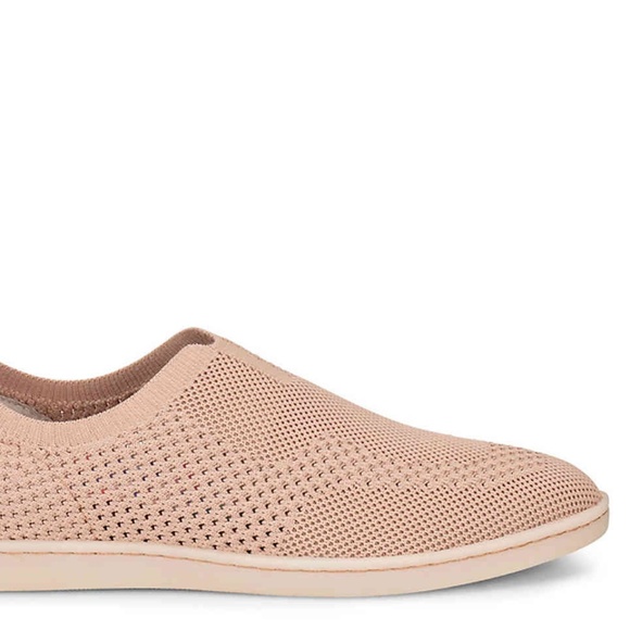 🆕 Born Slip-On Sneaker - Picture 9 of 17